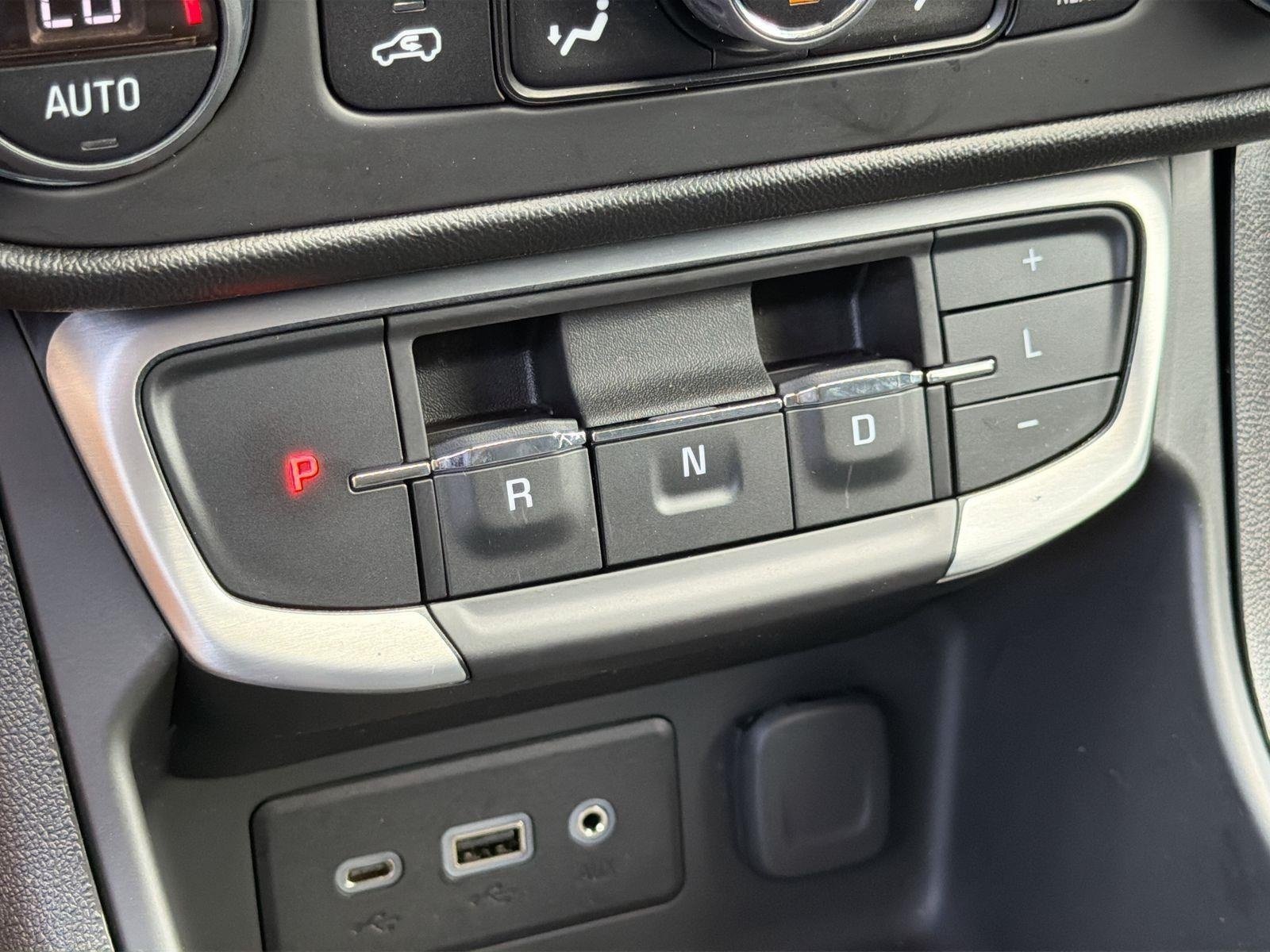 Used 2022 GMC Terrain SLE w/ Driver Convenience Package FWD image 13