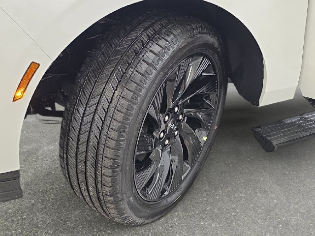 New 2027 Lincoln Navigator Reserve w/ Jet Appearance Package AWD/4WD image 29
