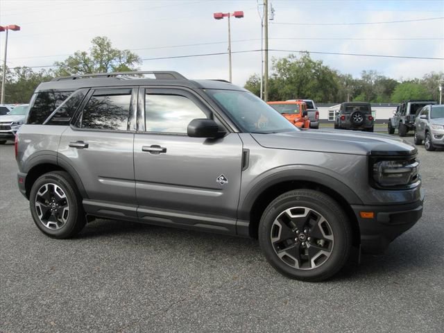 Used 2021 Ford Bronco Sport Outer Banks w/ Outer Banks Package (96D) image 2