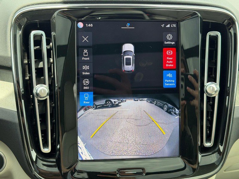 Certified 2023 Volvo XC40 B5 Ultimate w/ Protection Package Premier AWD/4WD image 22