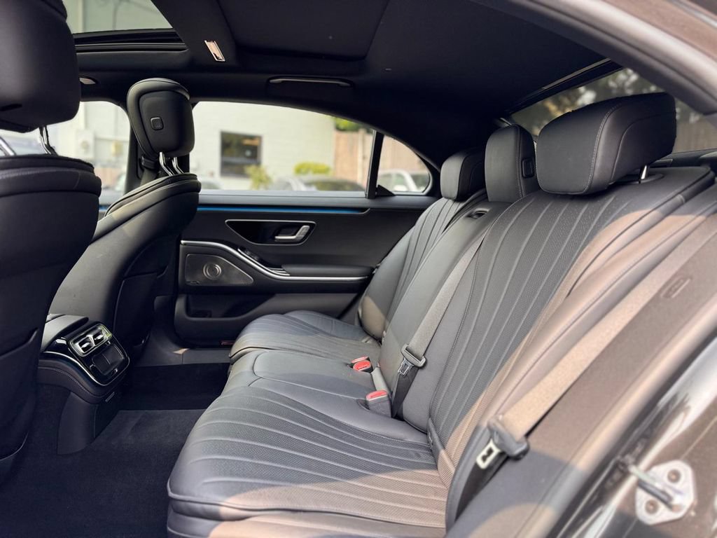 Used 2022 Mercedes-Benz S 500 4MATIC w/ 3D Technology Package image 25