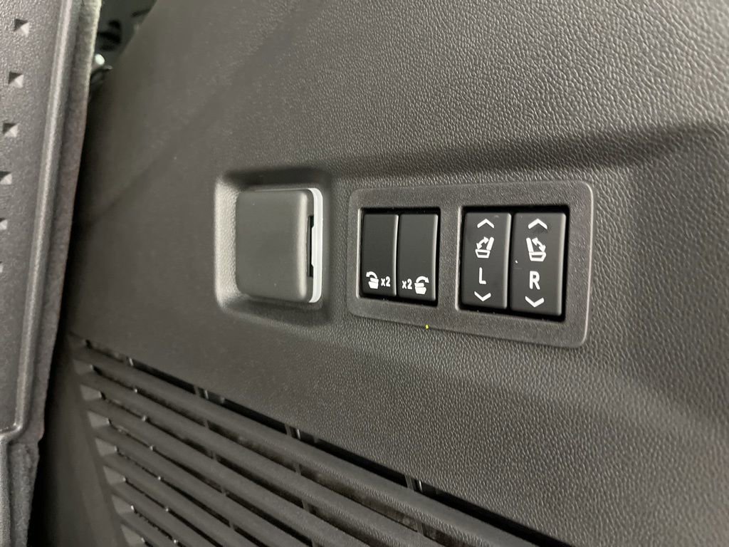 New 2026 Chevrolet Tahoe High Country image 13