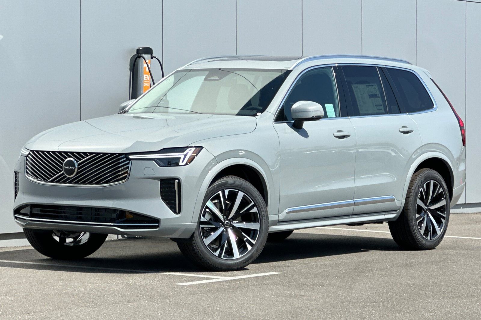 Certified 2025 Volvo XC90 B6 Core w/ Protection Package Premier
