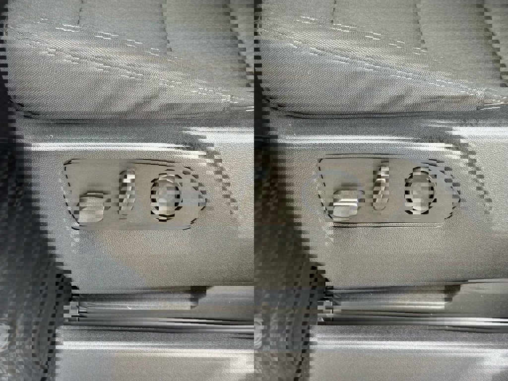 Used 2025 Chevrolet Silverado 2500 Custom w/ Custom Convenience Package image 15