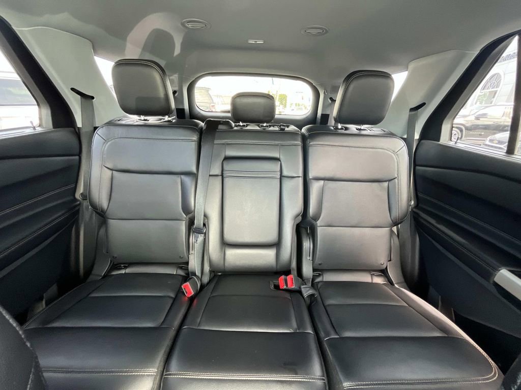 Used 2022 Ford Explorer Limited image 28