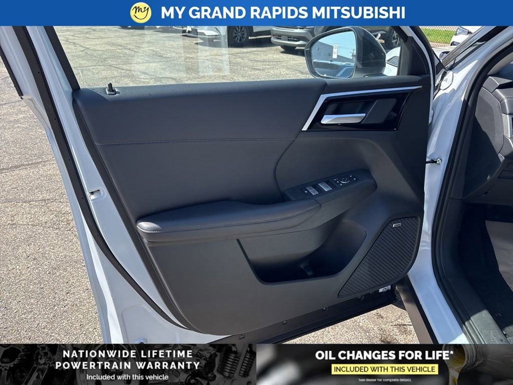 New 2026 Mitsubishi Outlander Trail Edition image 9