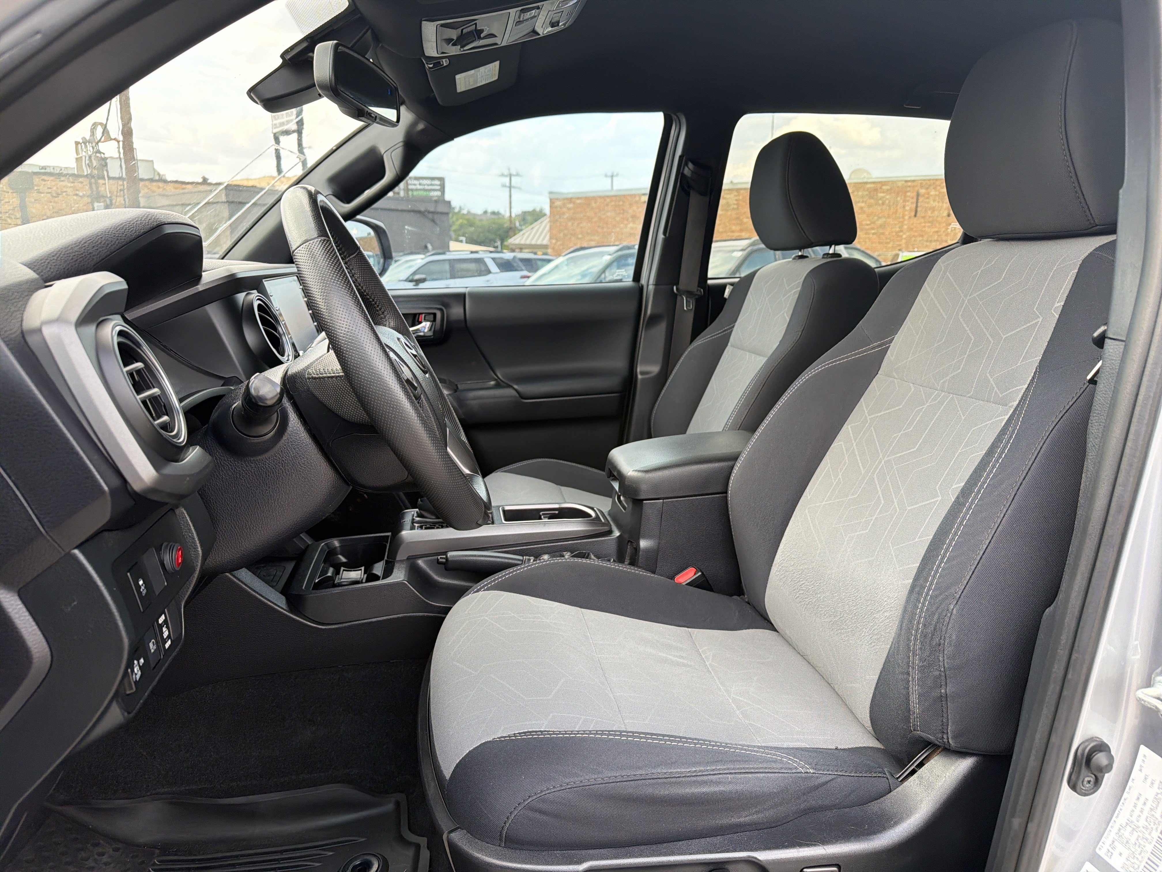 Used 2021 Toyota Tacoma TRD Off-Road w/ Technology Package AWD/4WD image 27