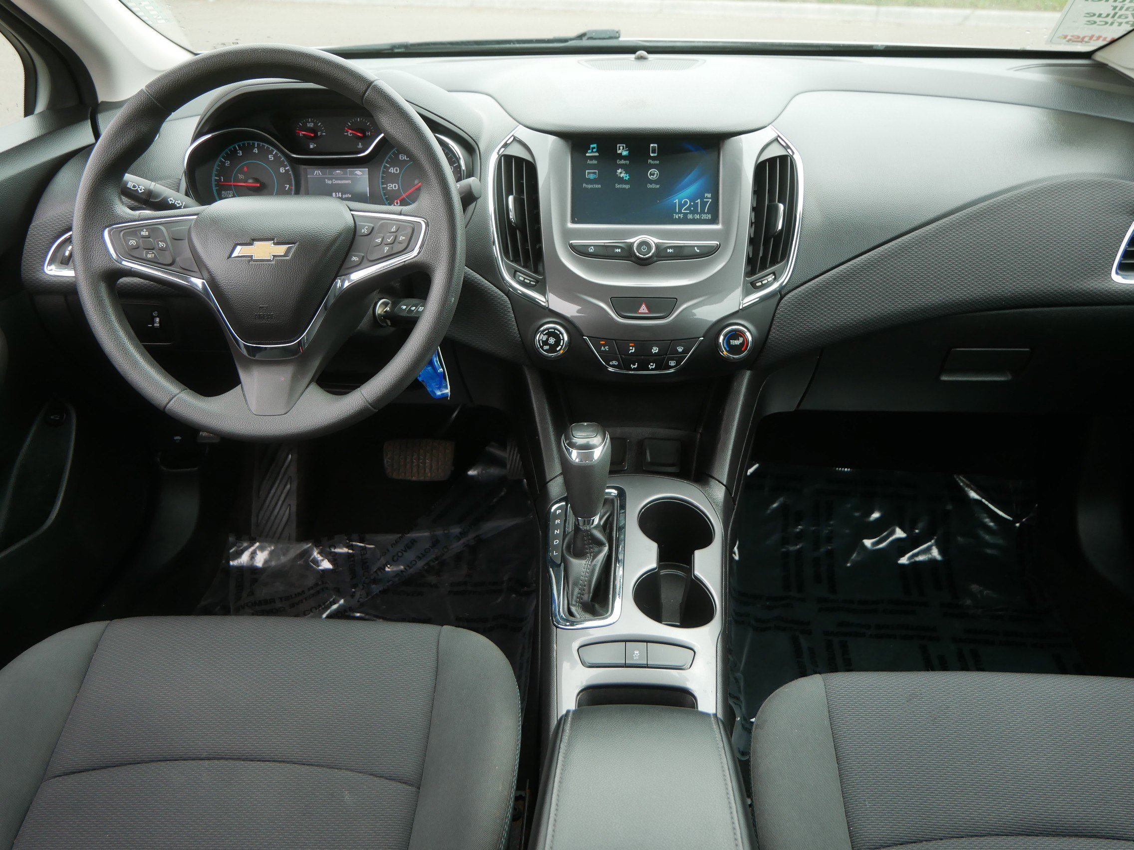 Used 2017 Chevrolet Cruze LT FWD image 10