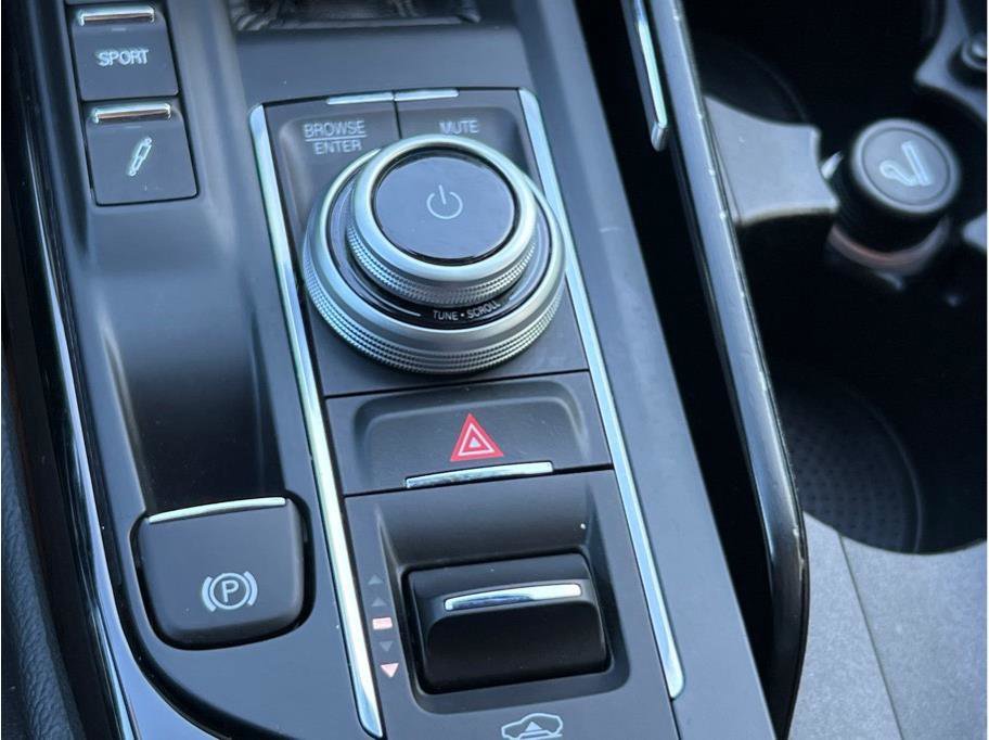 Used 2022 Maserati Levante GT image 17