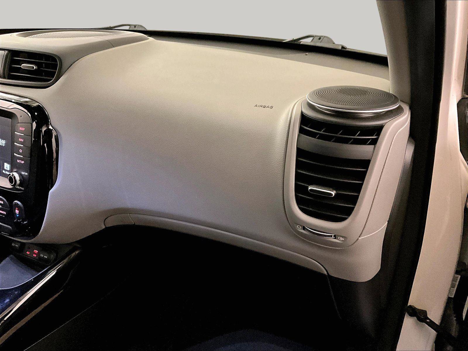 Used 2018 Kia Soul + w/ + Primo LIT Package FWD image 15