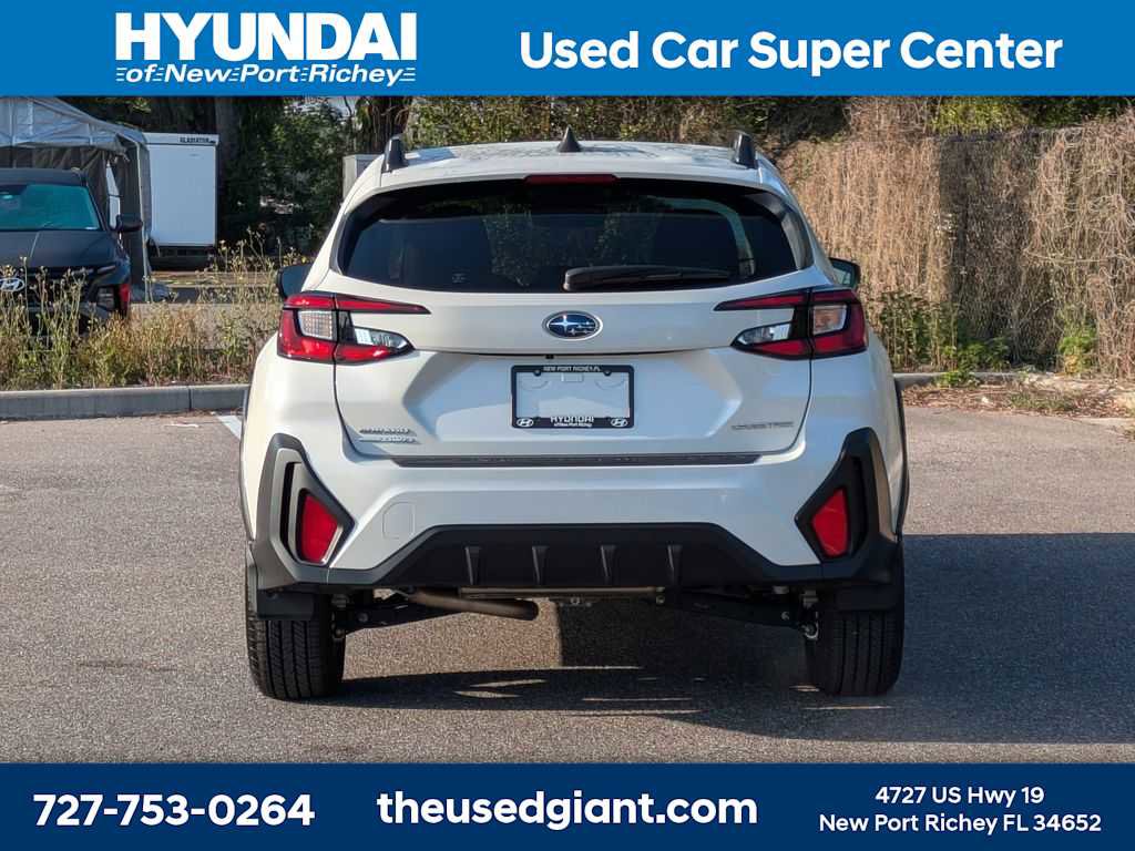 Used 2025 Subaru Crosstrek 2.0i Premium image 4