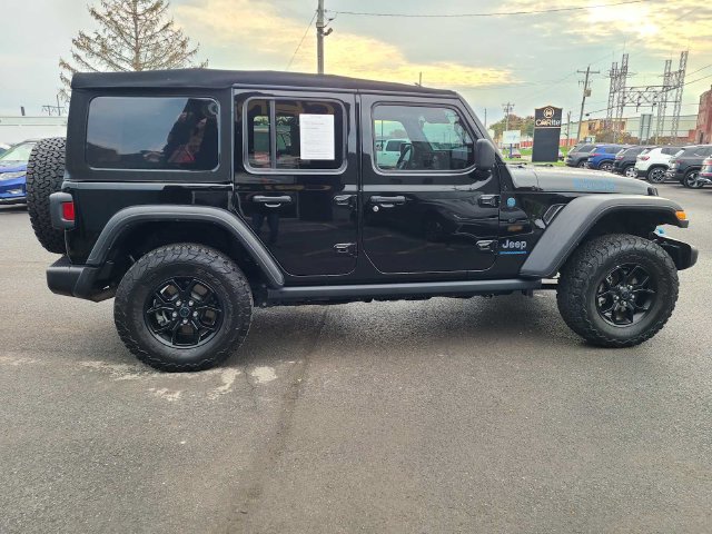 Used 2024 Jeep Wrangler Unlimited AWD/4WD image 5