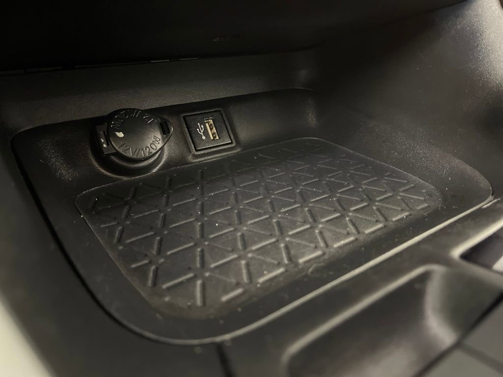 Used 2023 Toyota RAV4 XLE Premium image 29