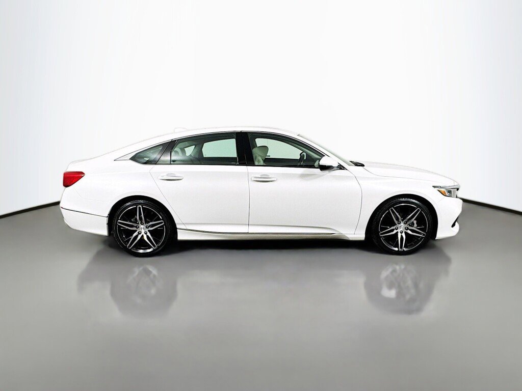Used 2021 Honda Accord Touring image 6