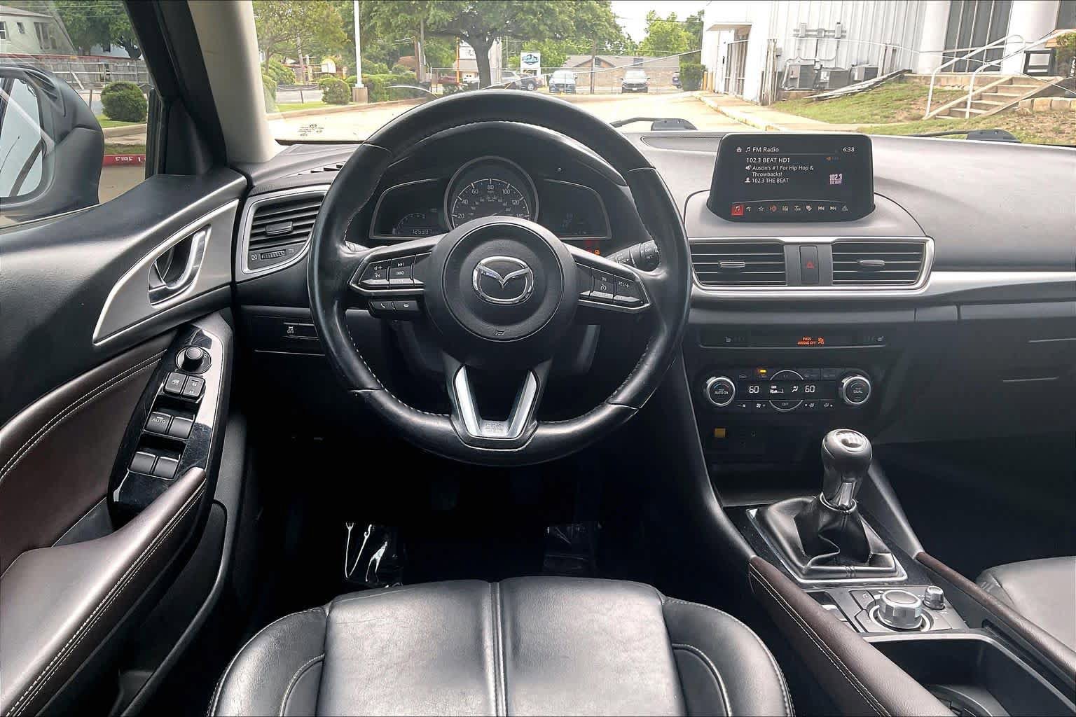 Used 2018 MAZDA MAZDA3 Touring FWD image 6