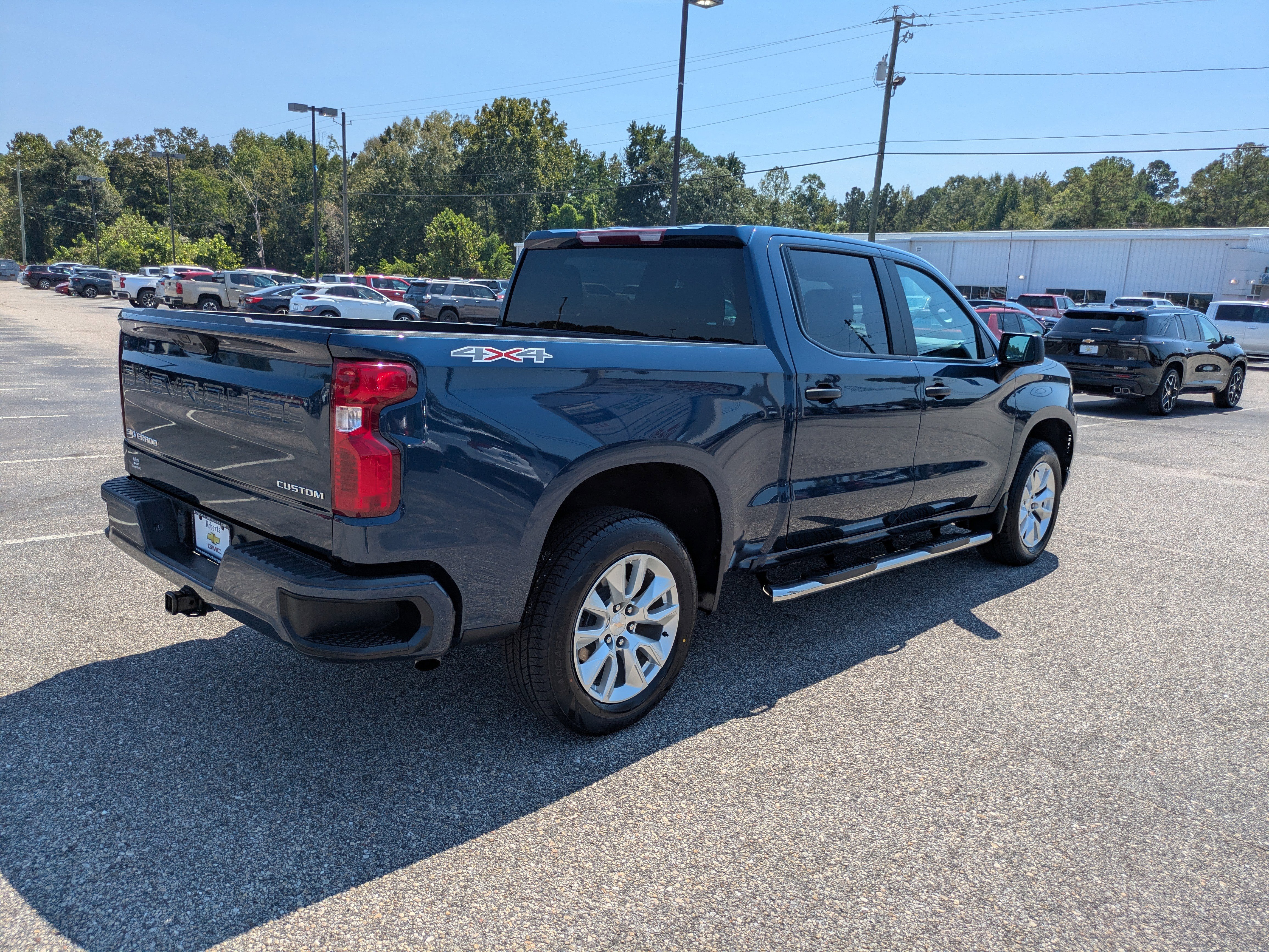 Used 2023 Chevrolet Silverado 1500 Custom image 6