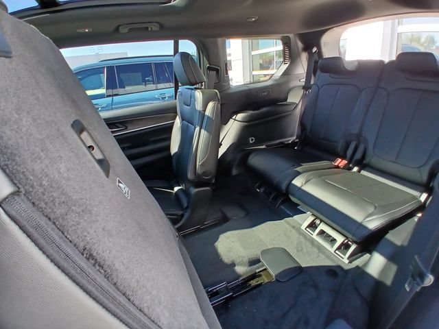 New 2026 Jeep Grand Cherokee L Limited w/ Luxury Tech Group II AWD/4WD image 20