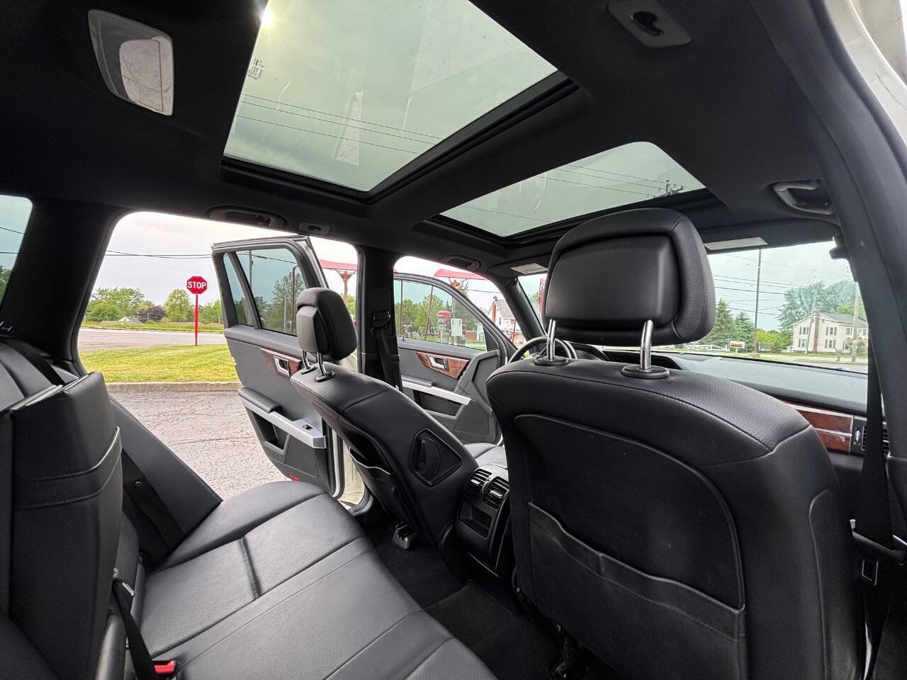 Used 2011 Mercedes-Benz GLK 350 4MATIC image 8