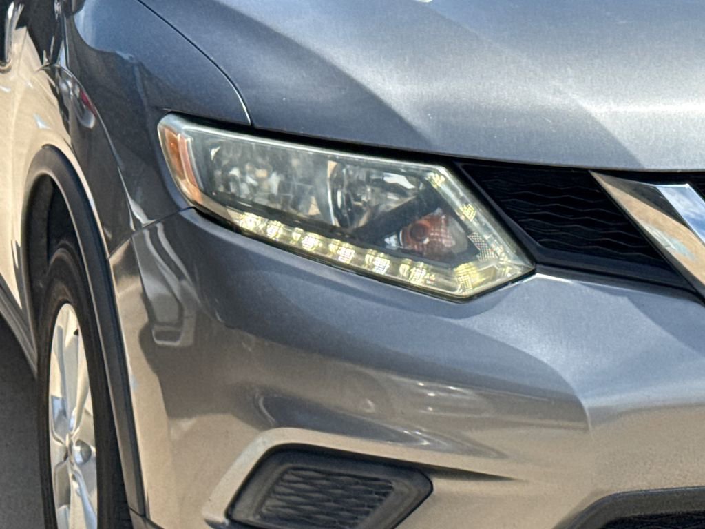 Used 2015 Nissan Rogue SV w/ SV Premium Package FWD image 5