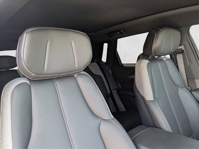 Used 2024 Cadillac Lyriq Tech image 14