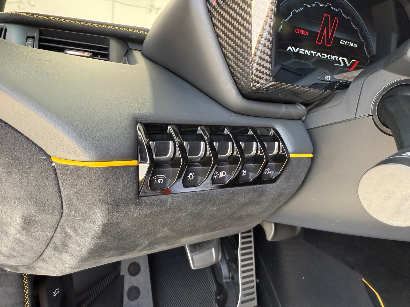 Used 2021 Lamborghini Aventador SVJ AWD/4WD image 65