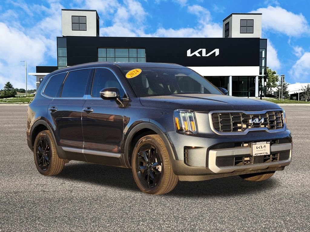 Used 2024 Kia Telluride S w/ S Sunroof Package image 3