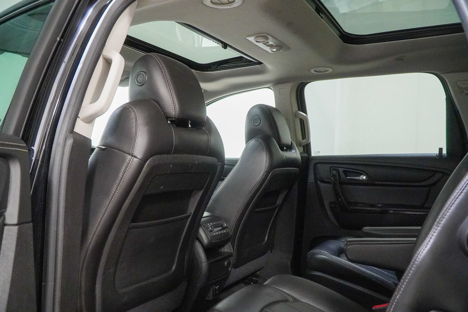 Used 2016 Chevrolet Traverse LTZ w/ LPO, 'HIT The Road' Package AWD/4WD image 46