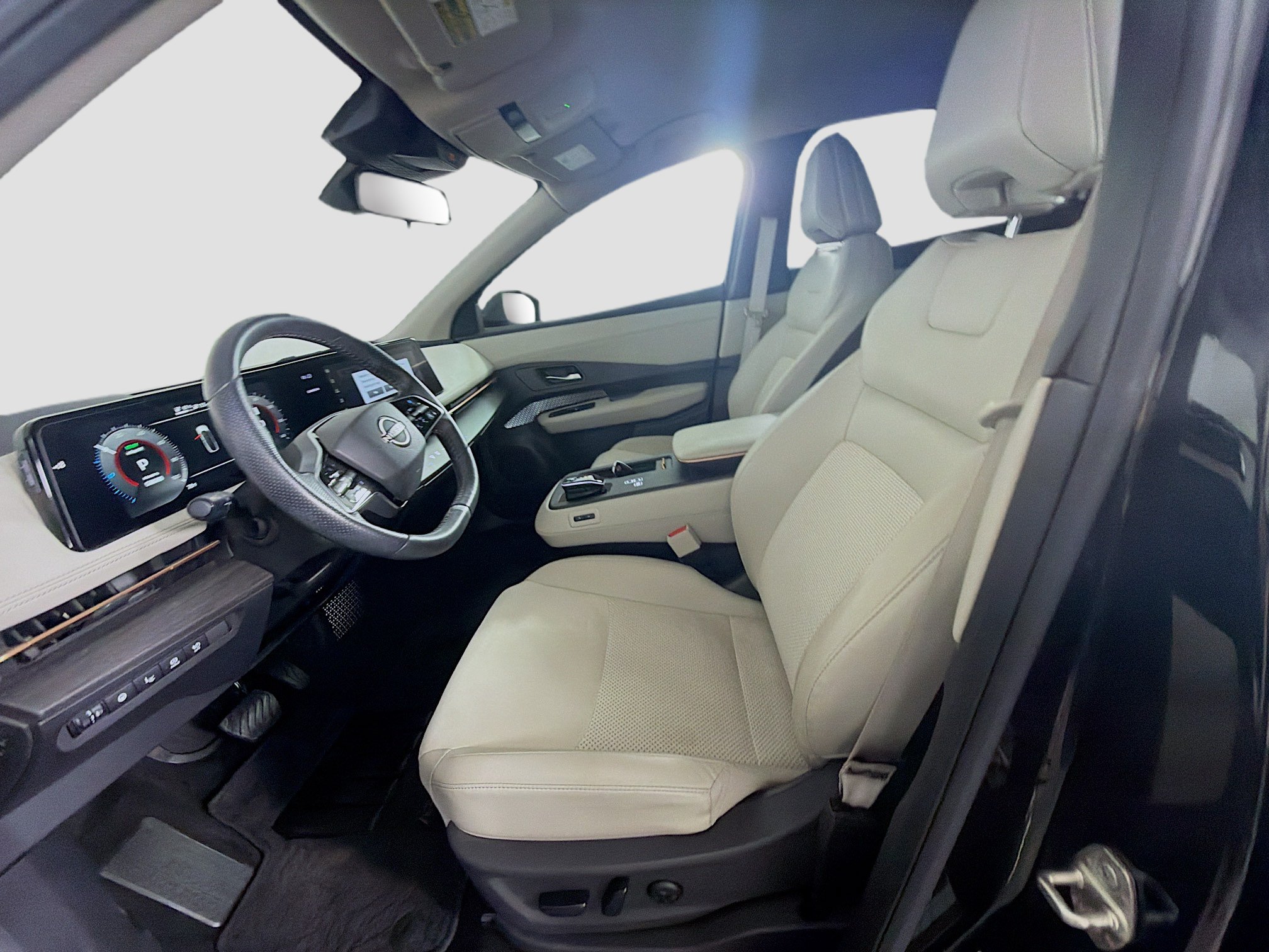 Used 2023 Nissan Ariya FWD image 13
