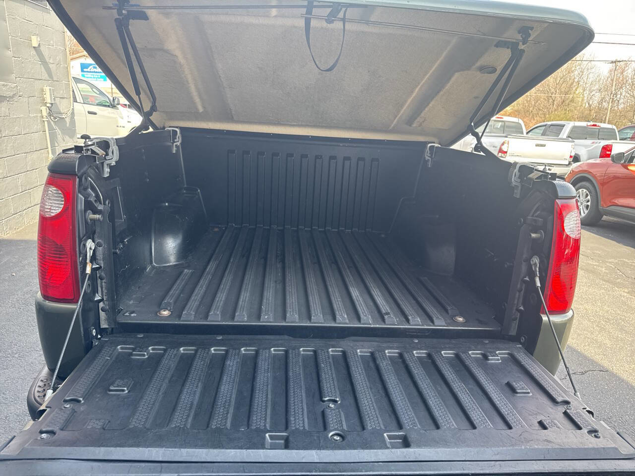 Used 2001 Ford Explorer Sport Trac 4x4 image 20