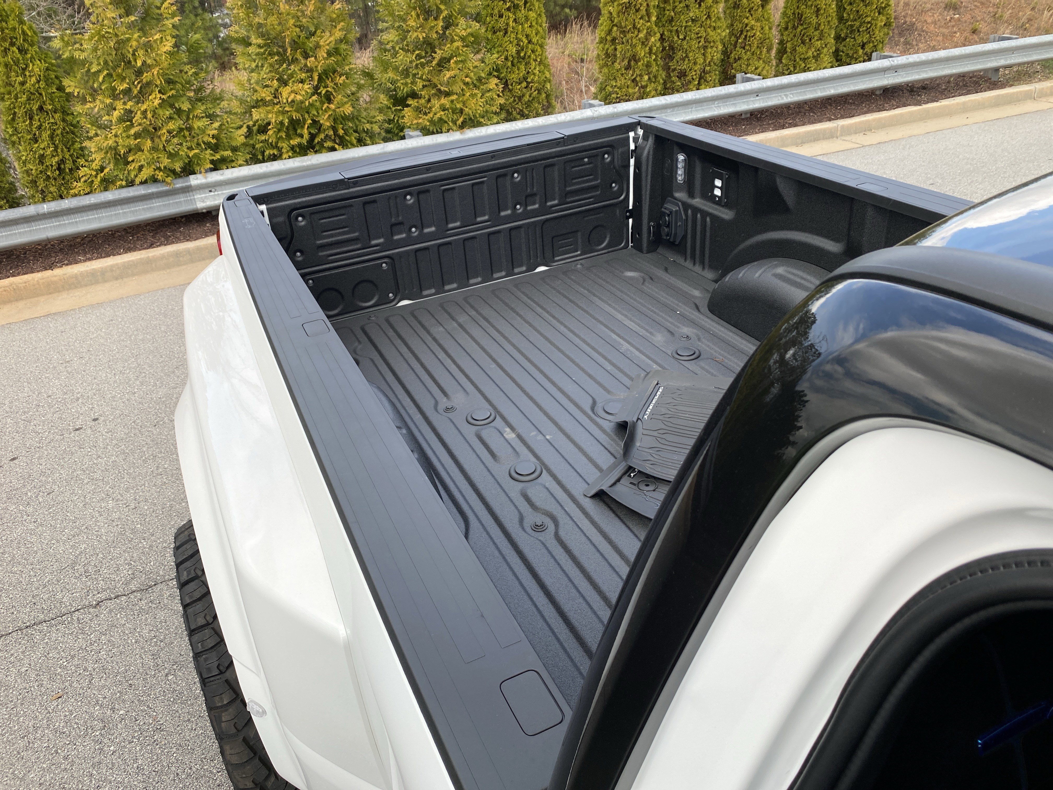 Used 2026 Ford F450 Platinum w/ FX4 Off-Road Package image 47