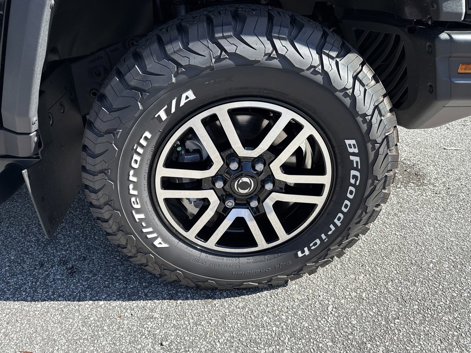 Used 2025 INEOS Grenadier image 11