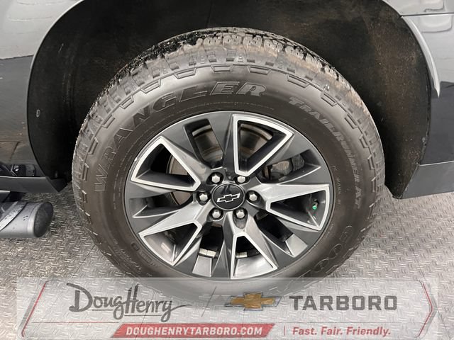 Used 2021 Chevrolet Suburban Z71 w/ Z71 Off-Road Package AWD/4WD image 23