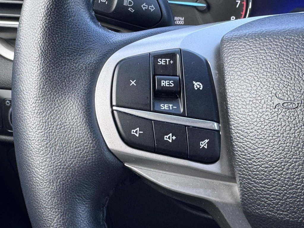 Used 2022 Ford Explorer XLT w/ Equipment Group 202A image 8