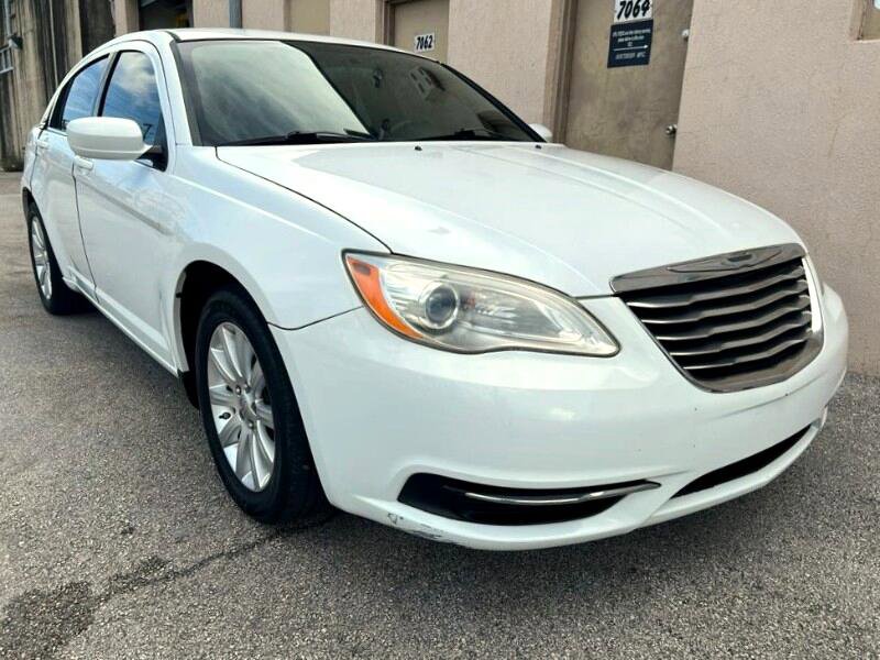 Used 2011 Chrysler 200 Touring image 11
