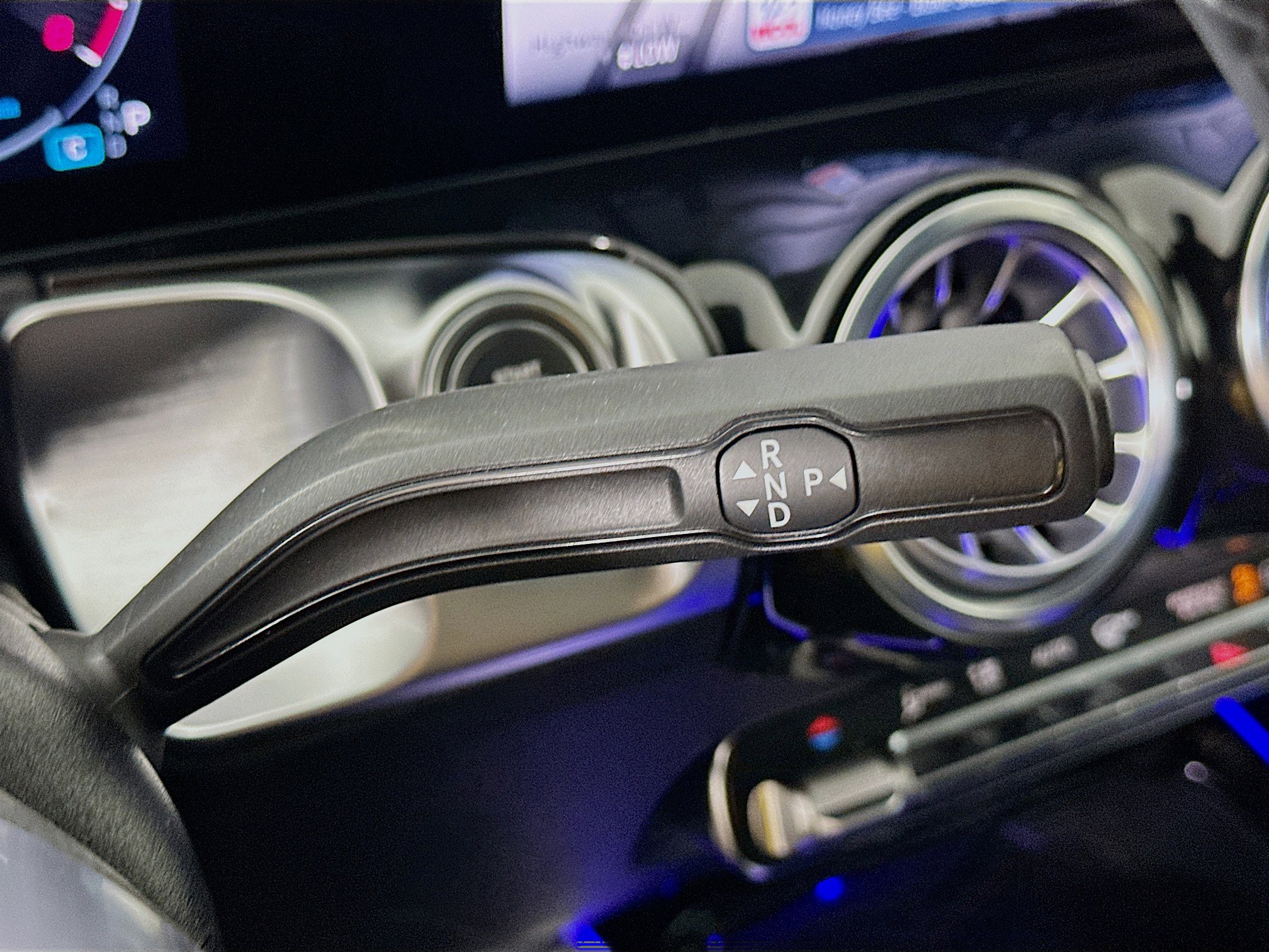 Certified 2025 Mercedes-Benz GLB 250 4MATIC image 21