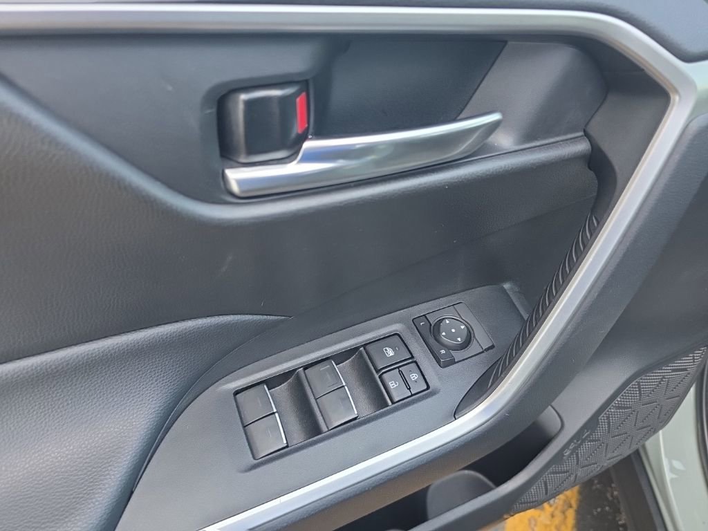 Used 2023 Toyota RAV4 XLE image 15