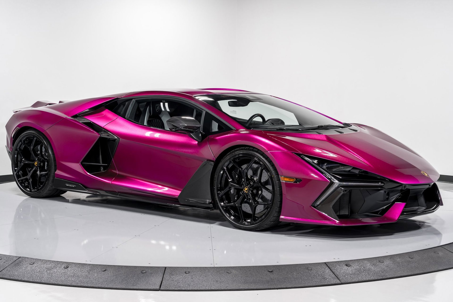 Used 2024 Lamborghini Revuelto image 33