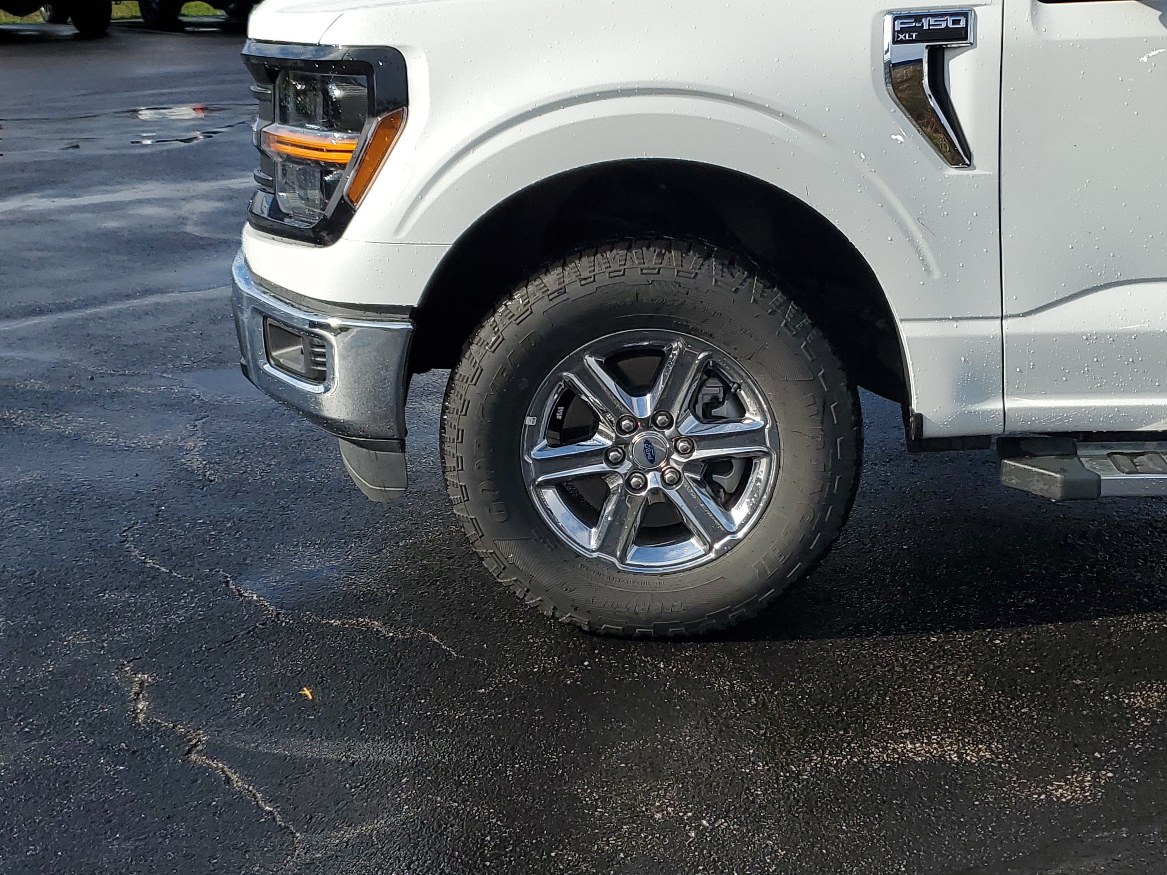 Used 2025 Ford F150 XLT w/ Equipment Group 301A Standard AWD/4WD image 8