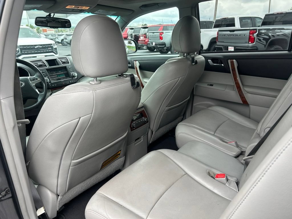 Used 2012 Toyota Highlander Limited w/ Tow Pkg AWD/4WD image 38