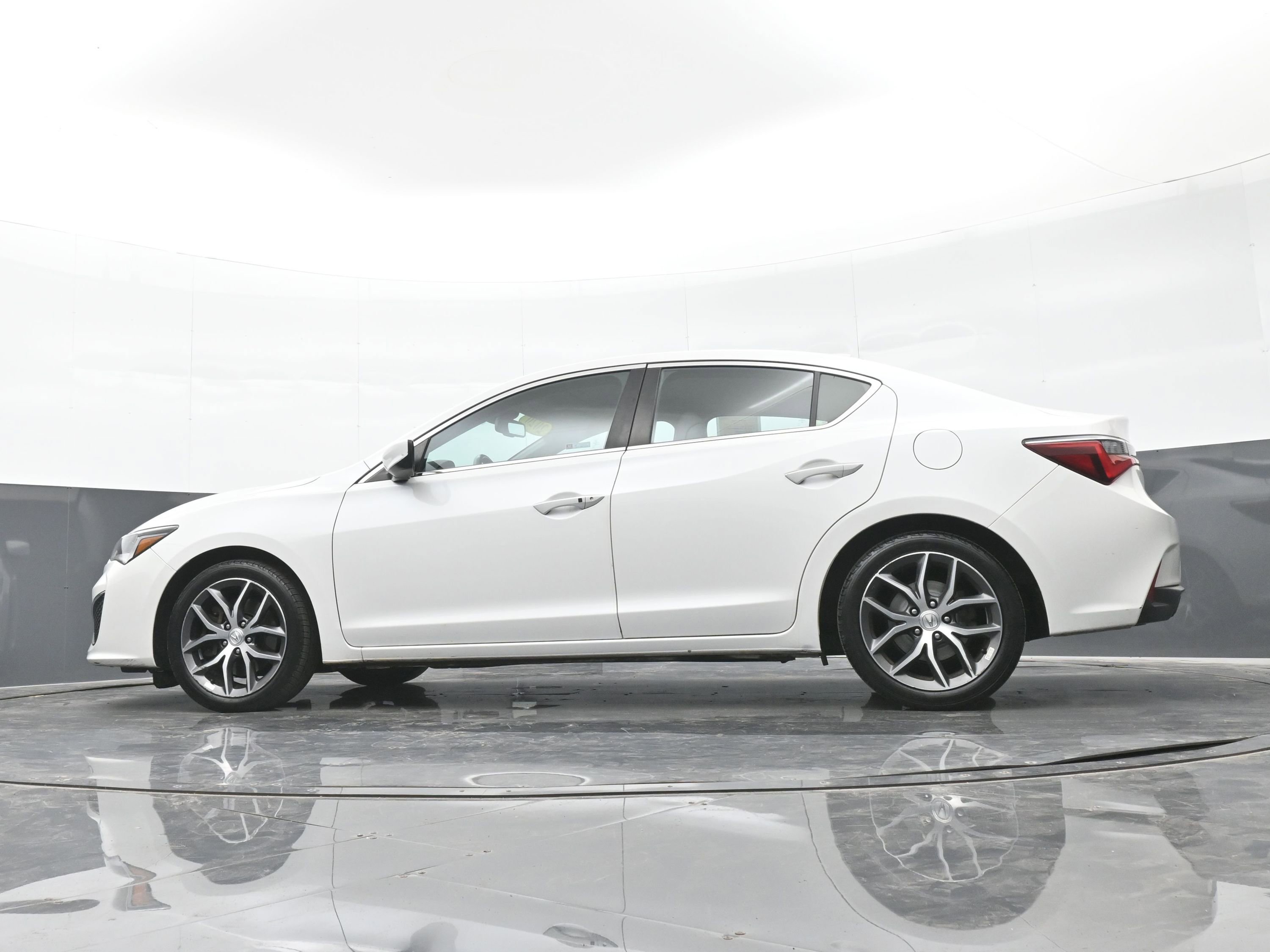 Used 2020 Acura ILX w/ Premium Package image 39