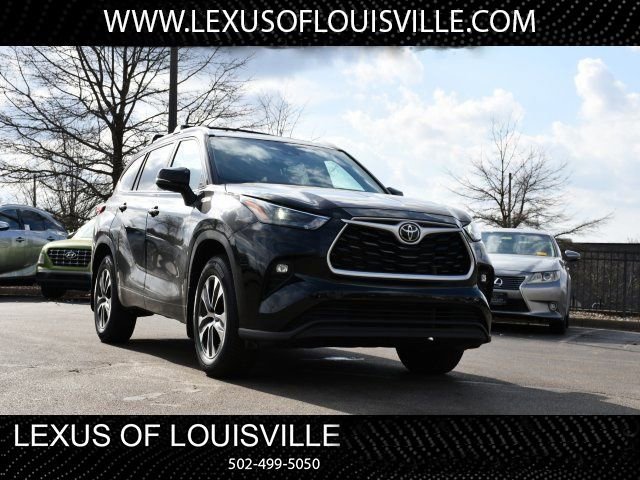 Used 2023 Toyota Highlander XLE
