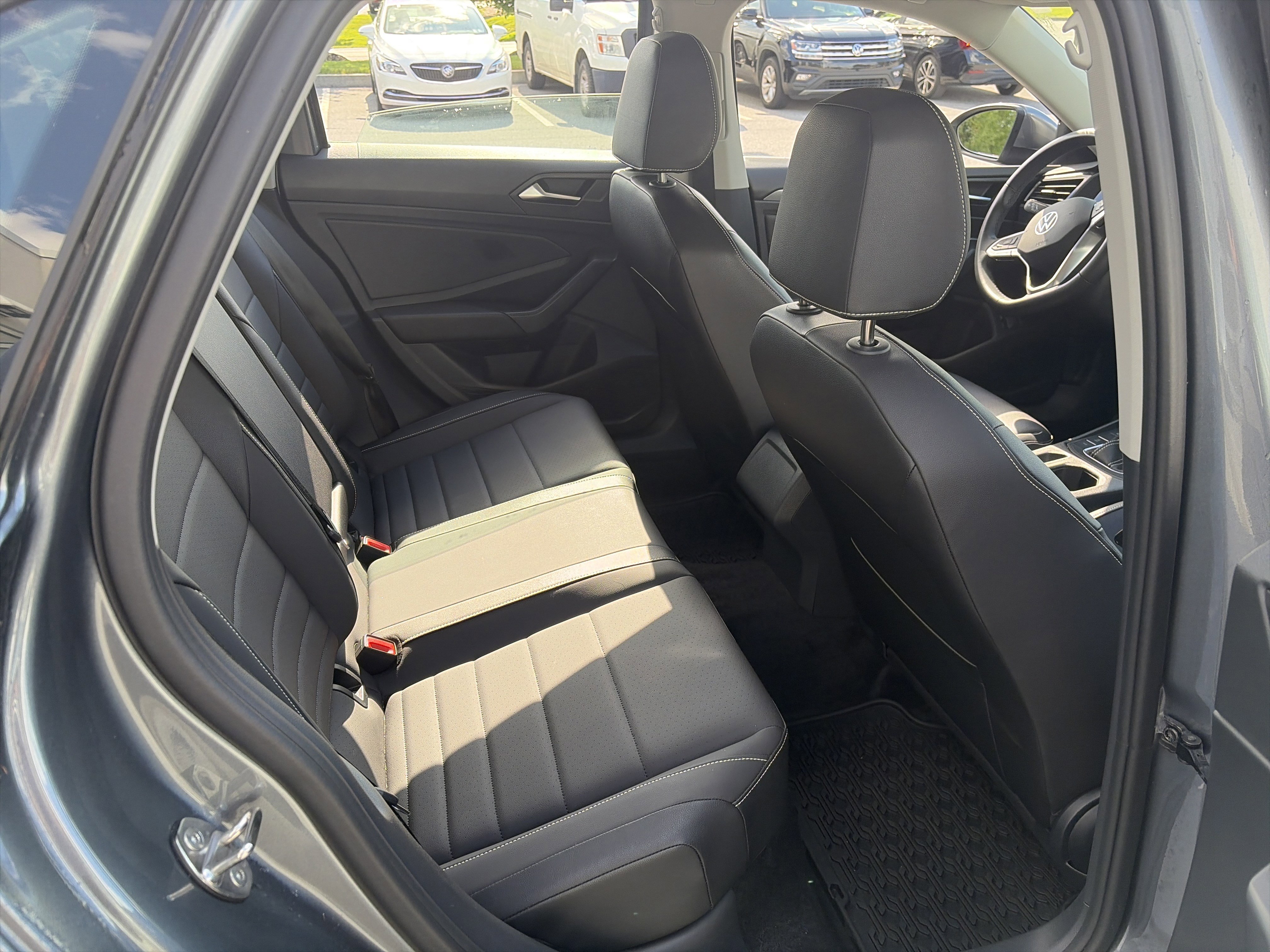 Used 2024 Volkswagen Jetta SE FWD image 24