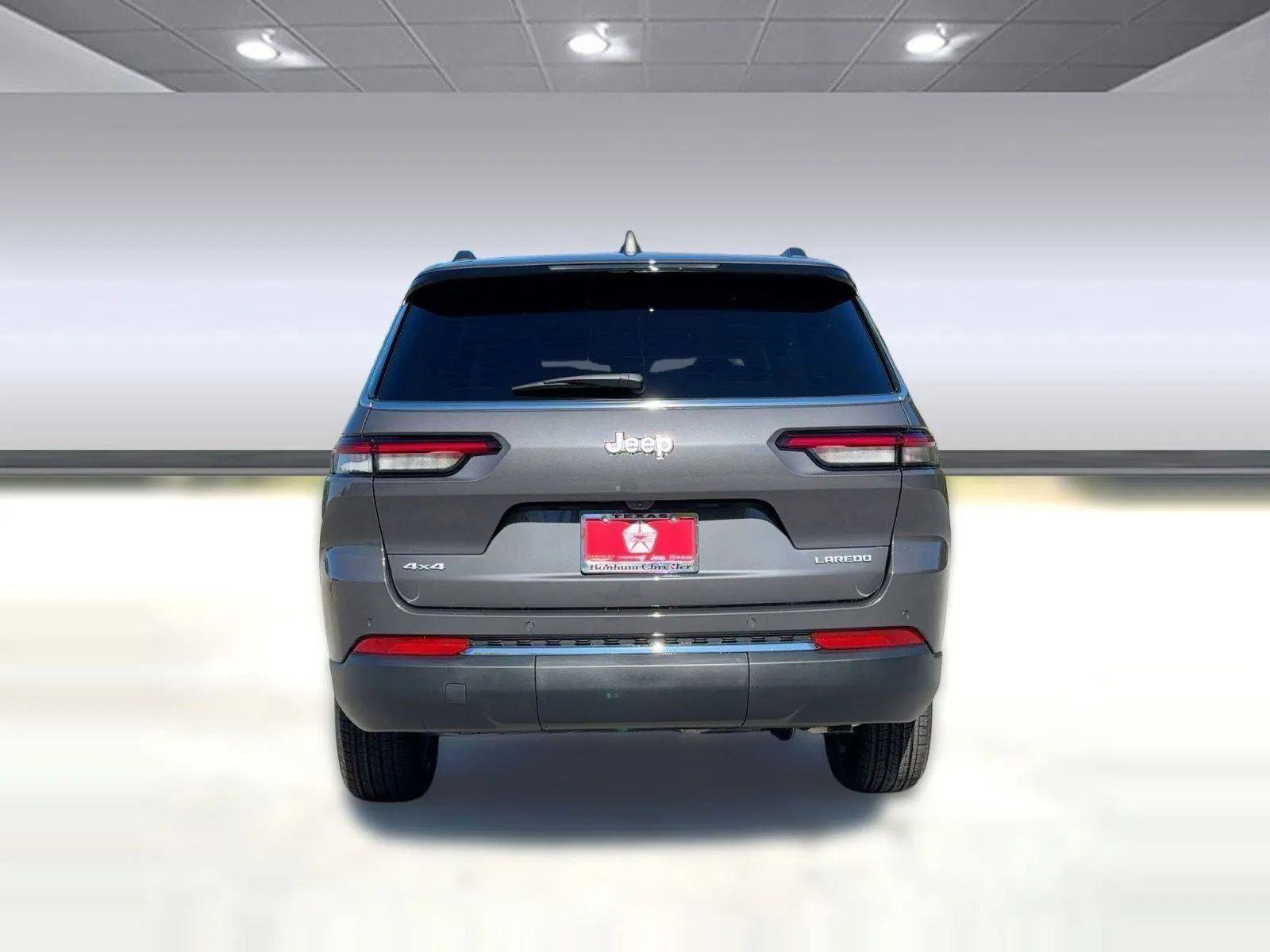 New 2025 Jeep Grand Cherokee L Laredo image 10
