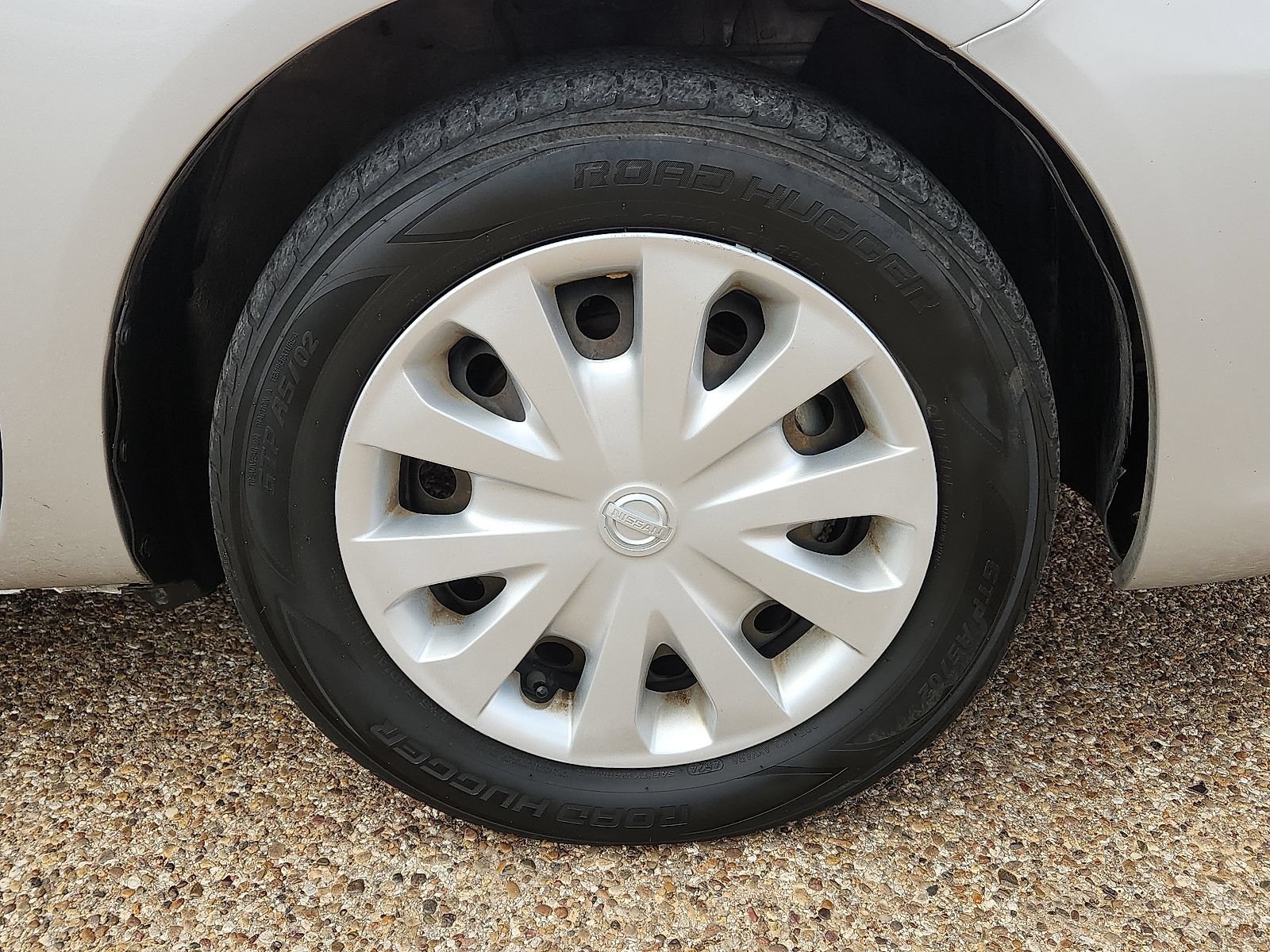 Used 2019 Nissan Versa SV FWD image 7