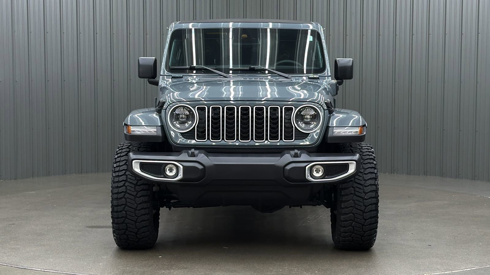 Used 2025 Jeep Wrangler Unlimited Sahara w/ Safety Group AWD/4WD image 8