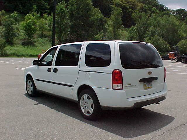 Used 2006 Chevrolet Uplander LS w/ Climate Package FWD image 12
