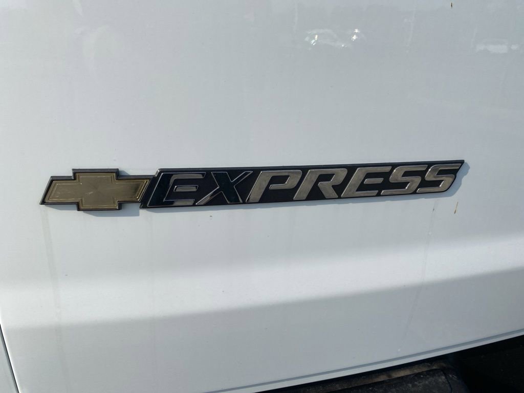 New 2025 Chevrolet Express 3500 w/ Driver Convenience Package RWD image 17
