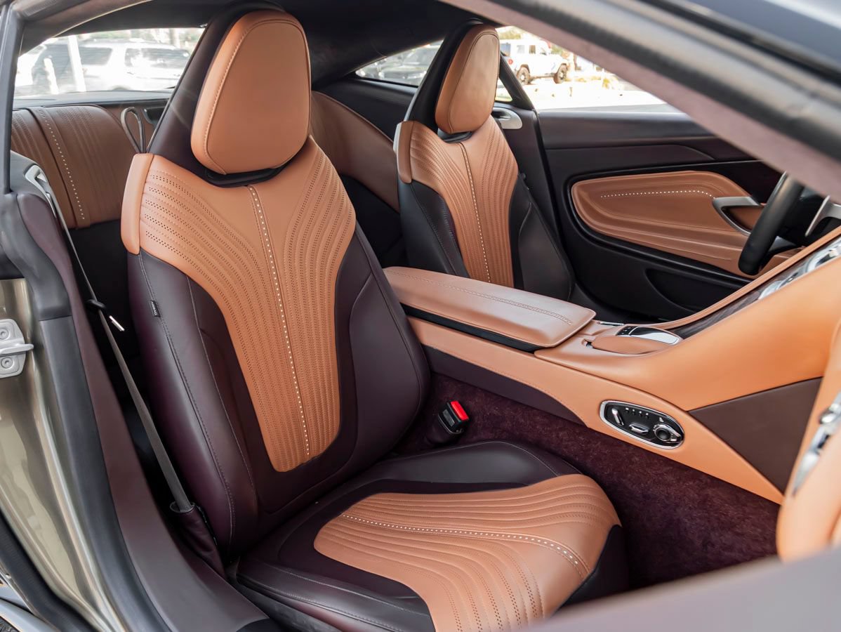 Used 2017 Aston Martin DB11 V12 RWD image 27