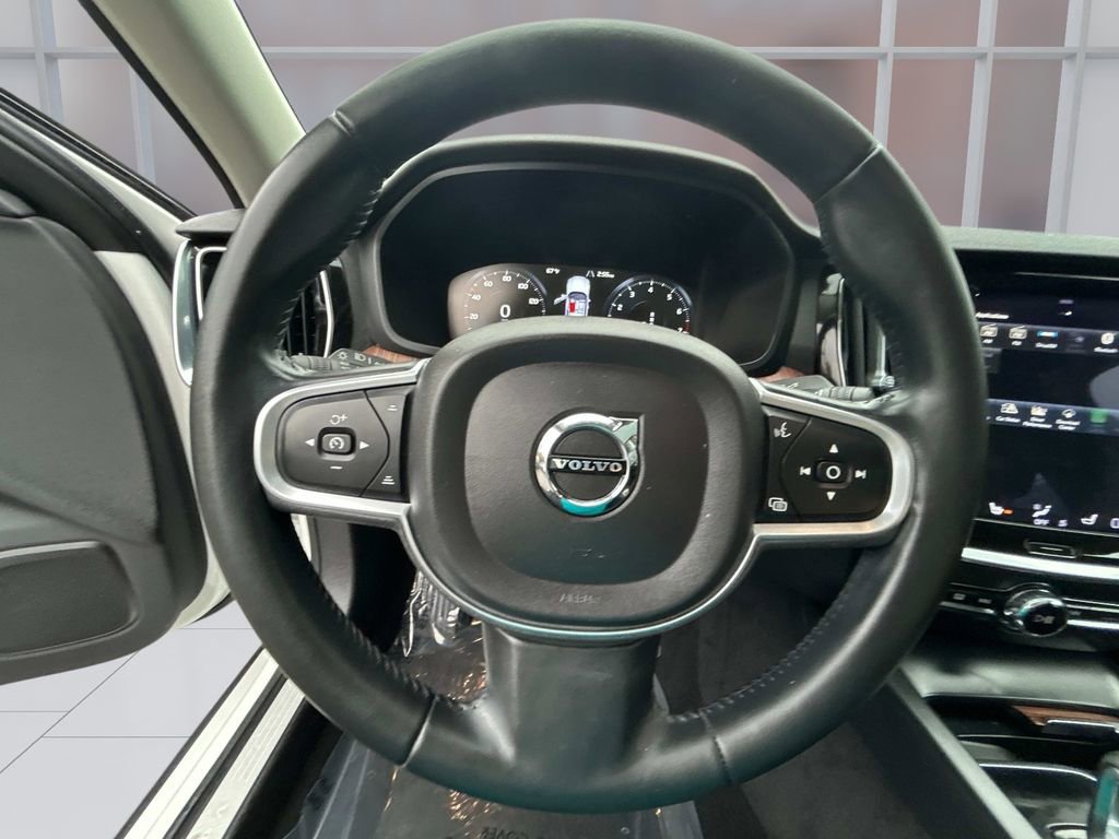 Used 2022 Volvo S60 B5 Inscription image 23