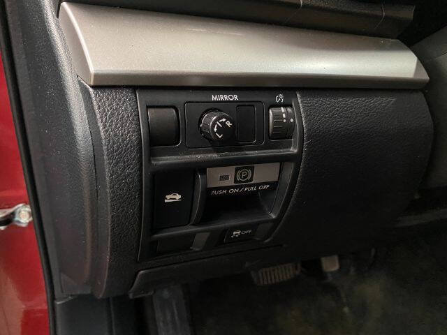 Used 2013 Subaru Outback 2.5i Premium AWD/4WD image 12